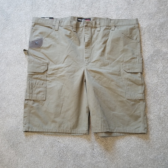 Wrangler Riggs Cargo Shorts~size 52 - Picture 6 of 14